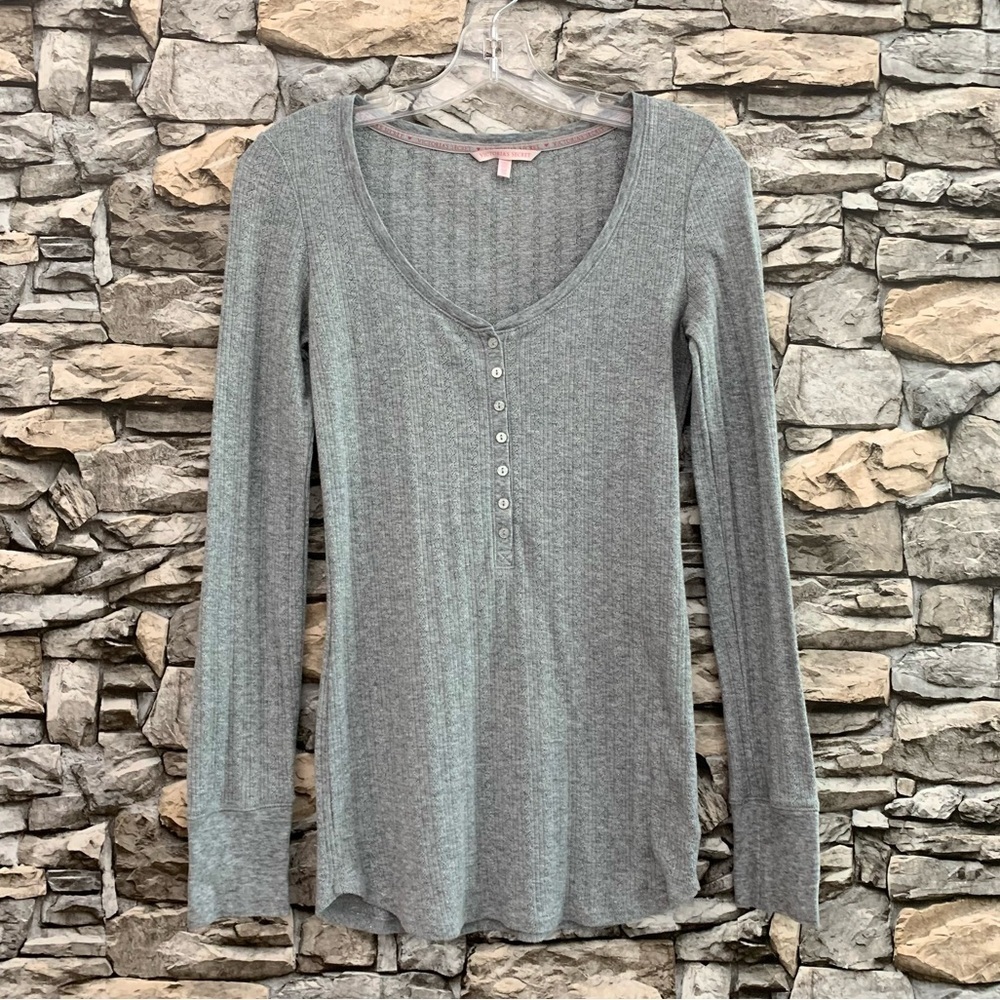 #20 Victoria’s Secret Gray Thermal Long Sleeve Top Blouse Shirt Small 2013